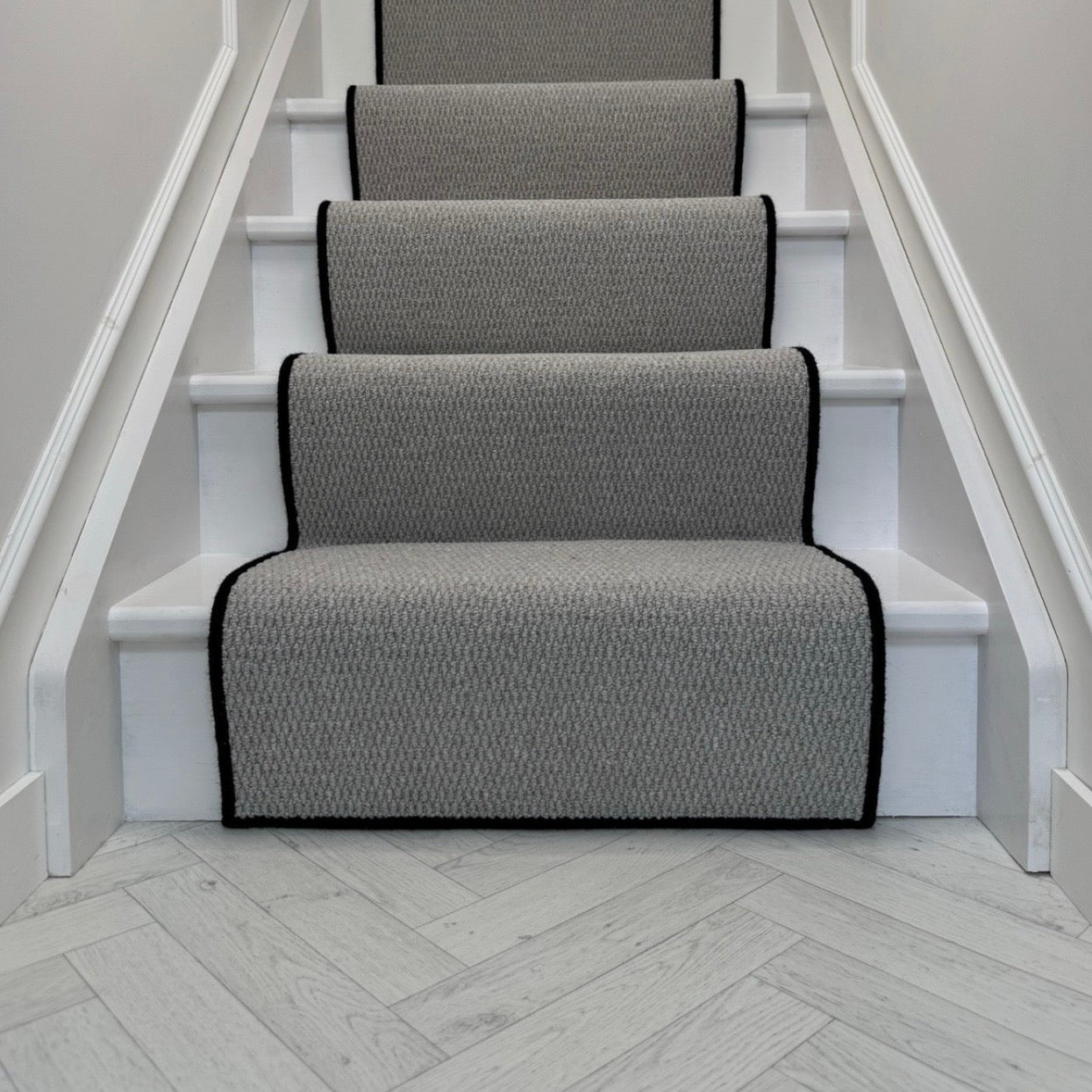 Brasil Silver Stair Runner with black wool whipped edge